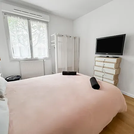 Sejour Tranquille Avec Piscine, Proche Bordeaux شقة