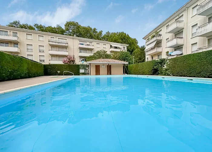 Sejour Tranquille Avec Piscine, Proche Bordeaux